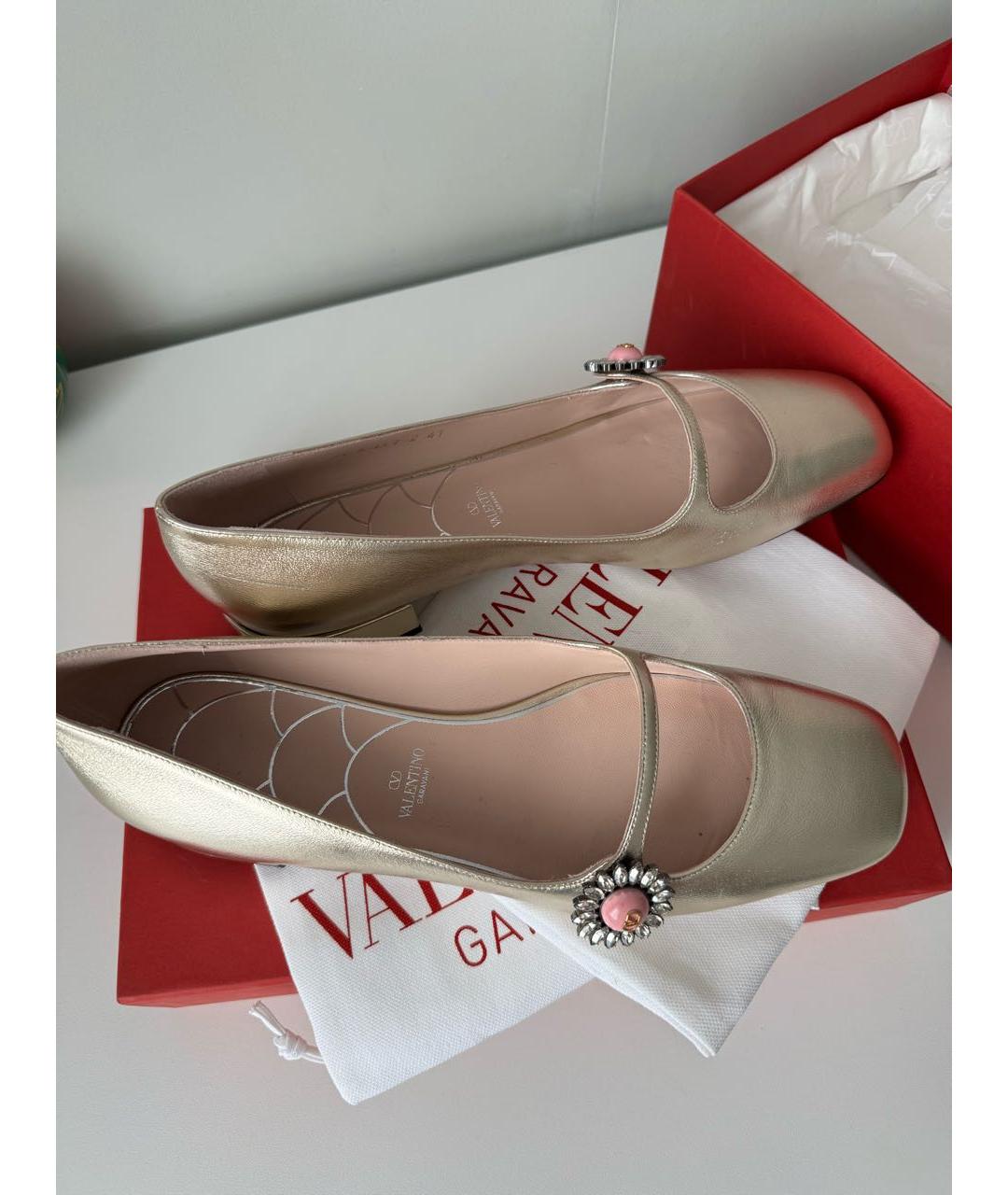 VALENTINO Золотые кожаные балетки, фото 3