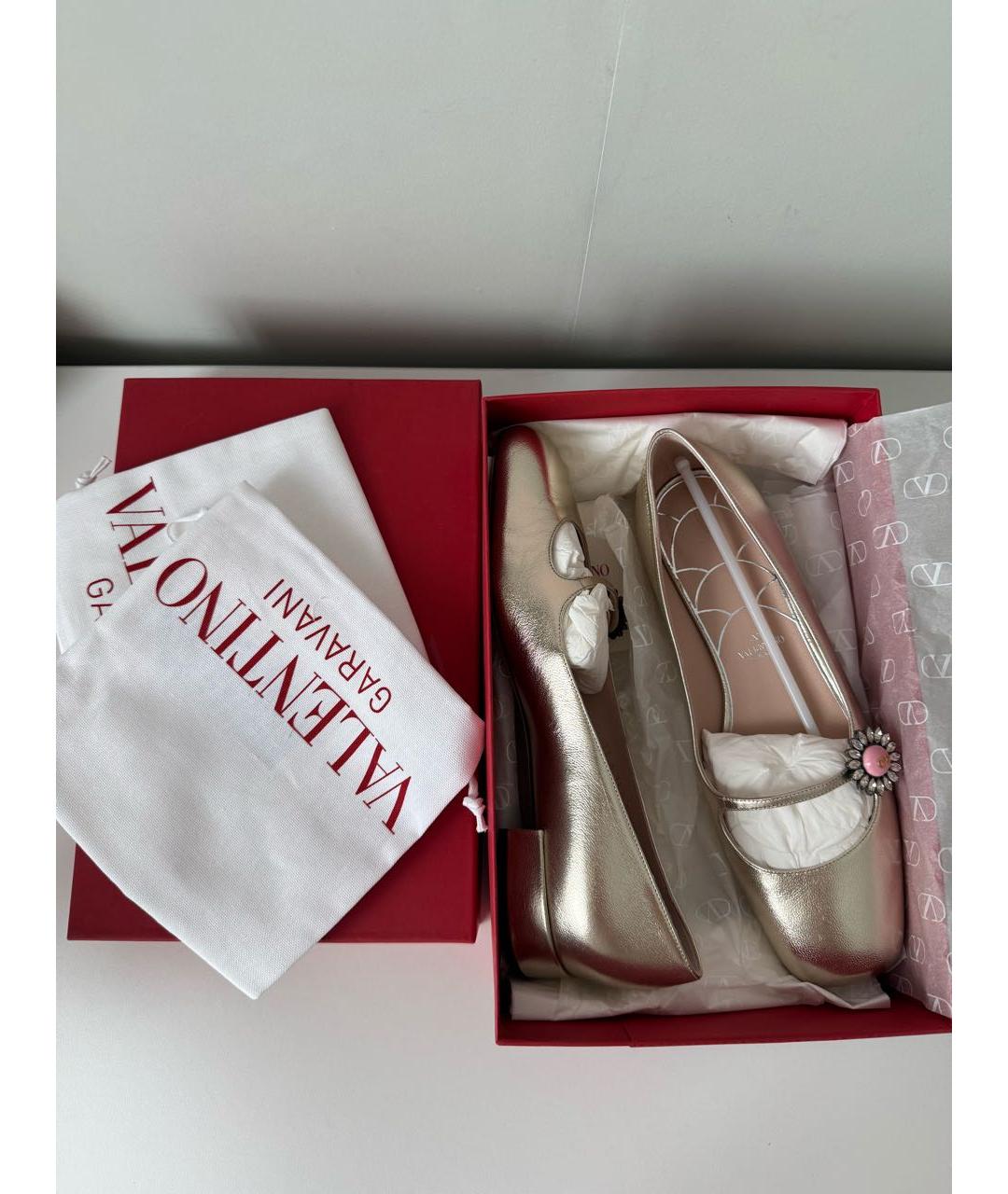 VALENTINO Золотые кожаные балетки, фото 4