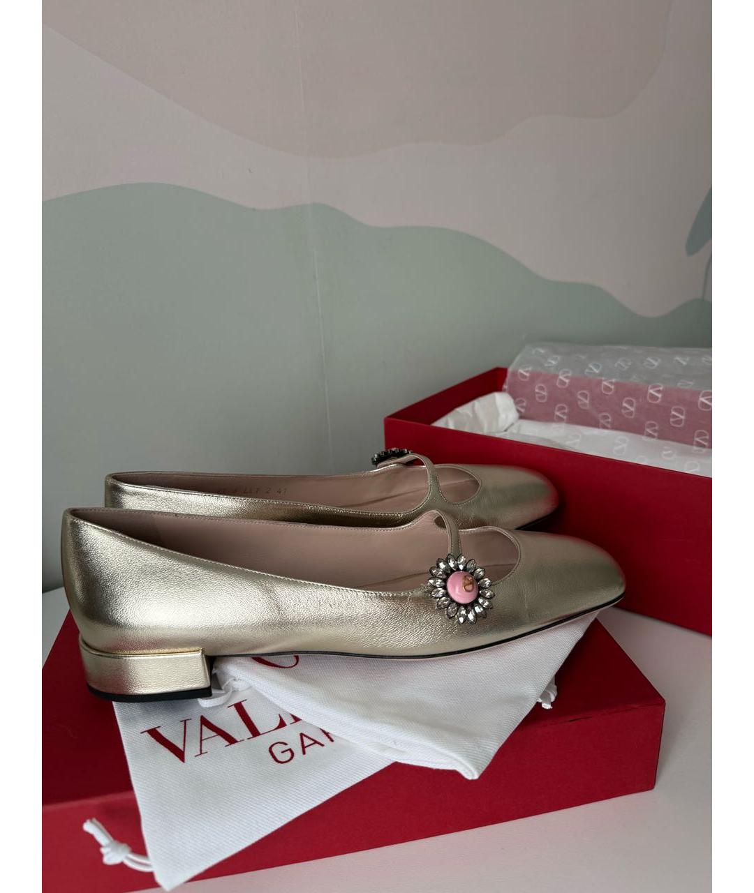VALENTINO Золотые кожаные балетки, фото 5