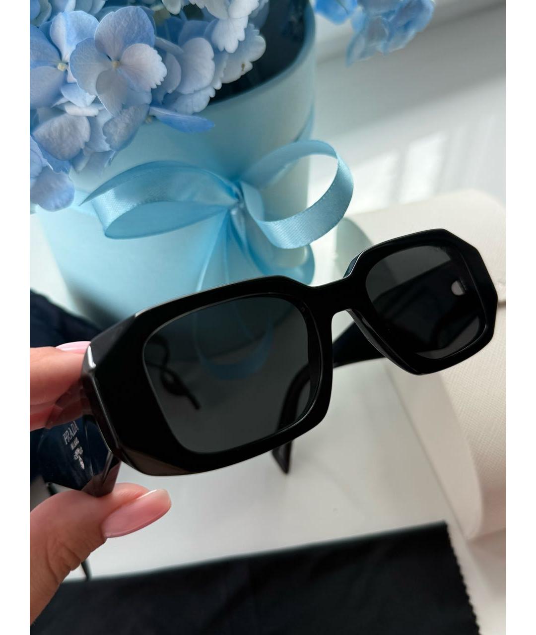 PRADA Черные пластиковые солнцезащитные очки, фото 2
