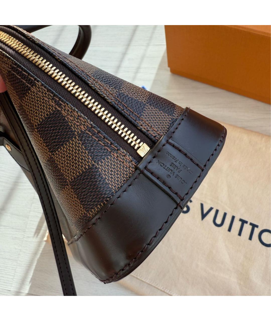 LOUIS VUITTON Коричневая кожаная сумка с короткими ручками, фото 8