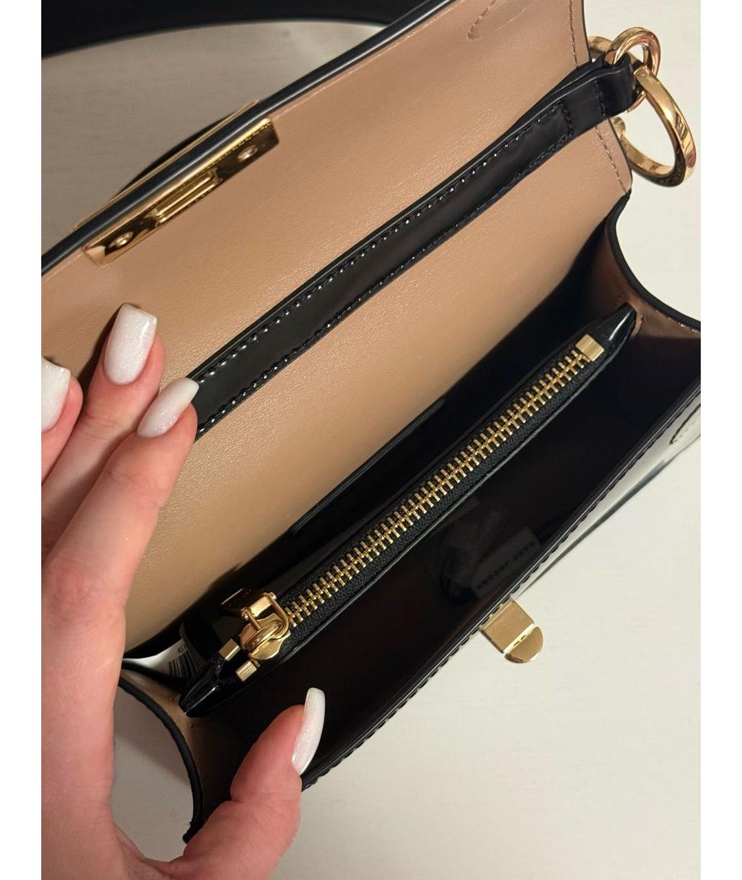 MARC JACOBS Черная сумка через плечо из лакированной кожи, фото 4