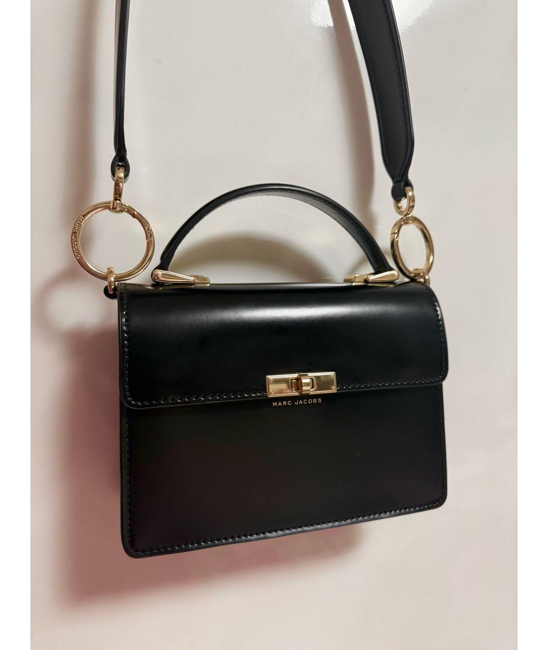 MARC JACOBS Черная сумка через плечо из лакированной кожи, фото 2