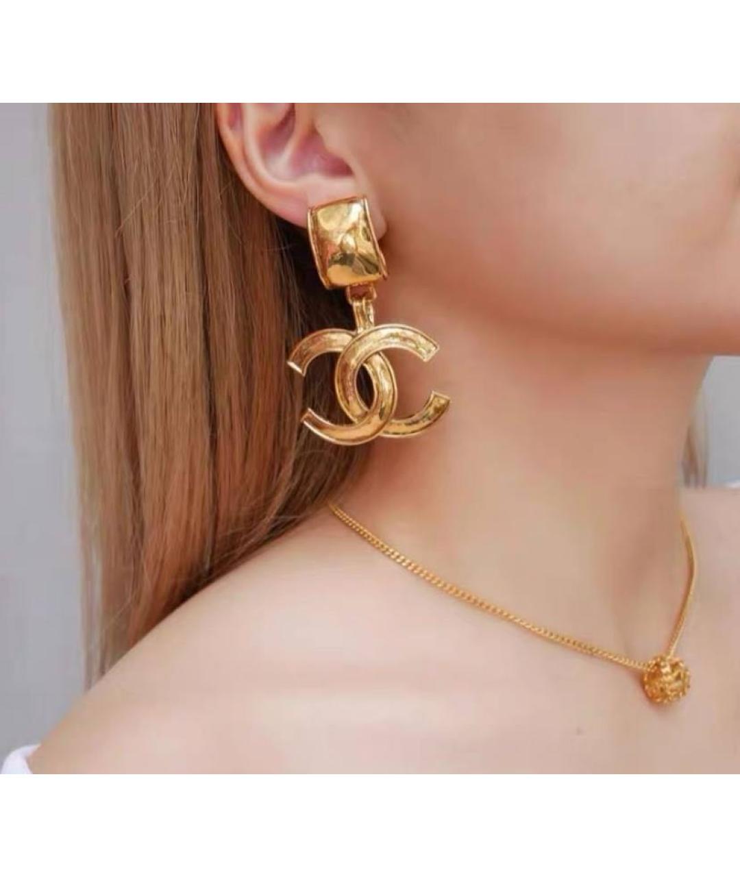 CHANEL Золотые клипсы, фото 3