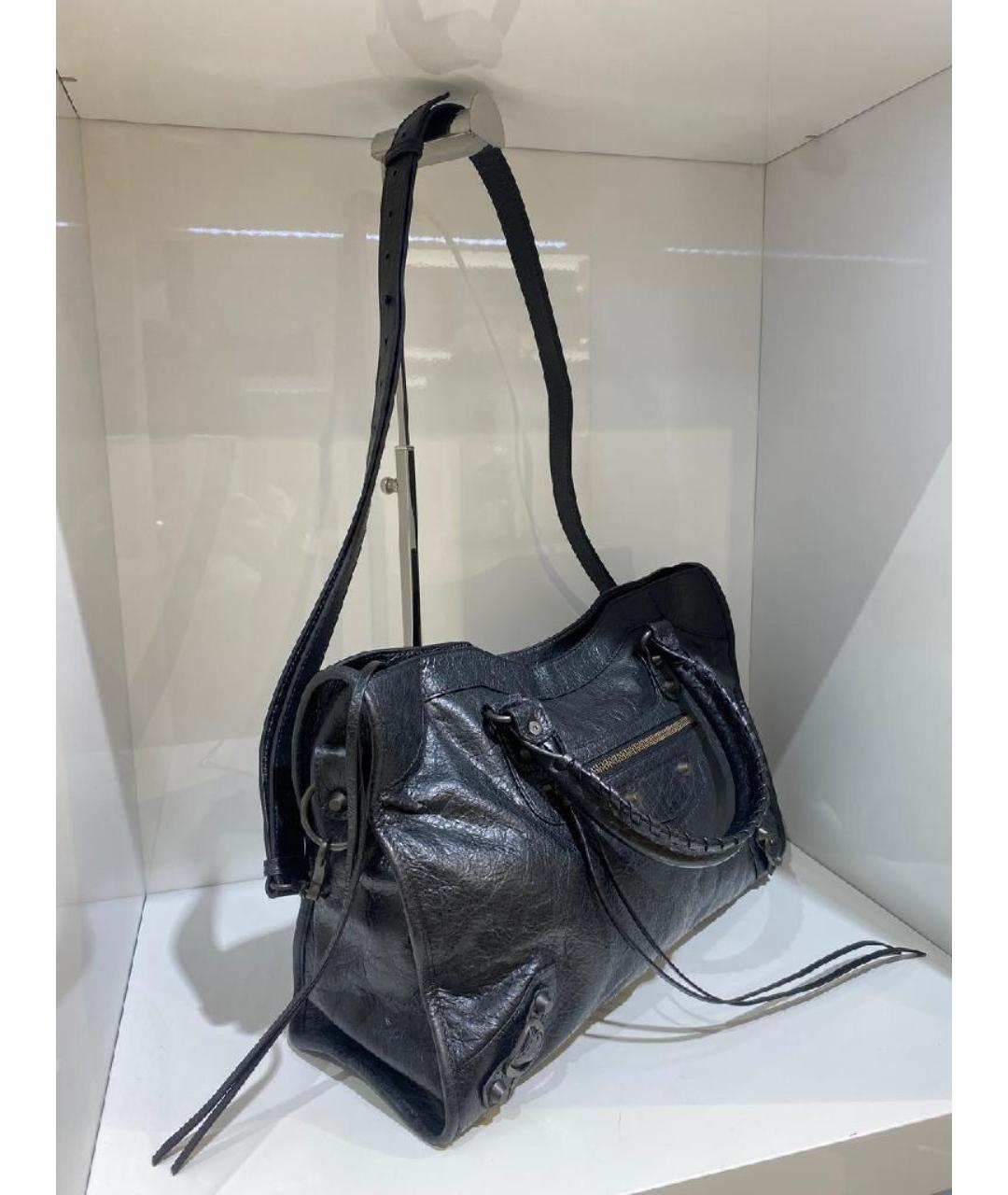 BALENCIAGA Черная сумка тоут из лакированной кожи, фото 2