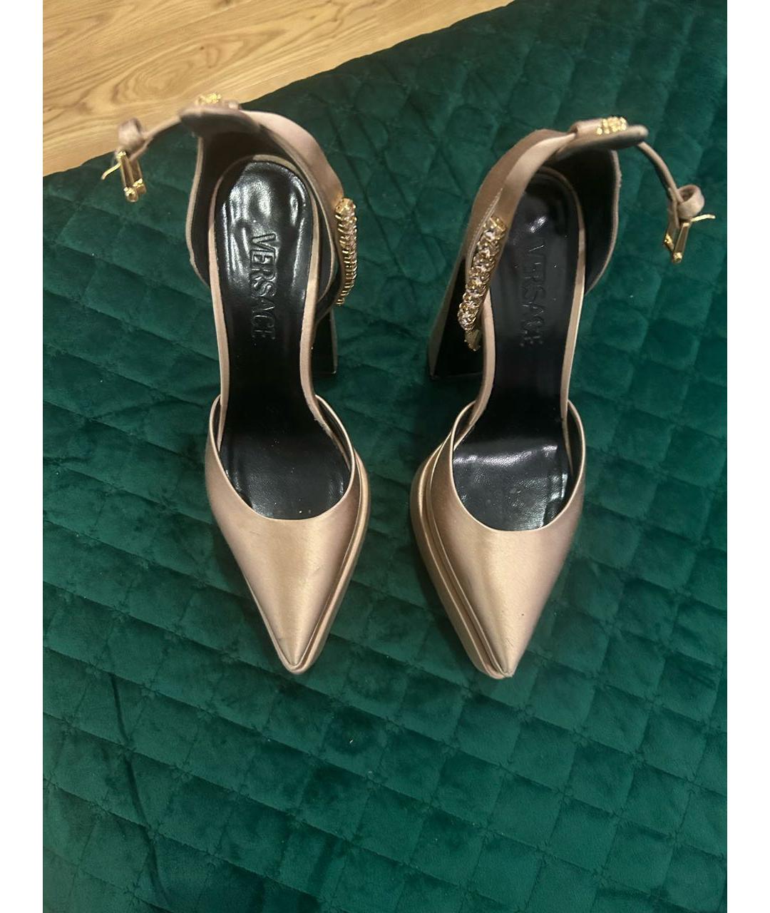 VERSACE Золотые текстильные туфли, фото 3