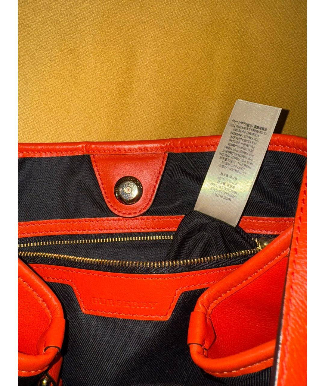 BURBERRY Оранжевая кожаная сумка с короткими ручками, фото 4