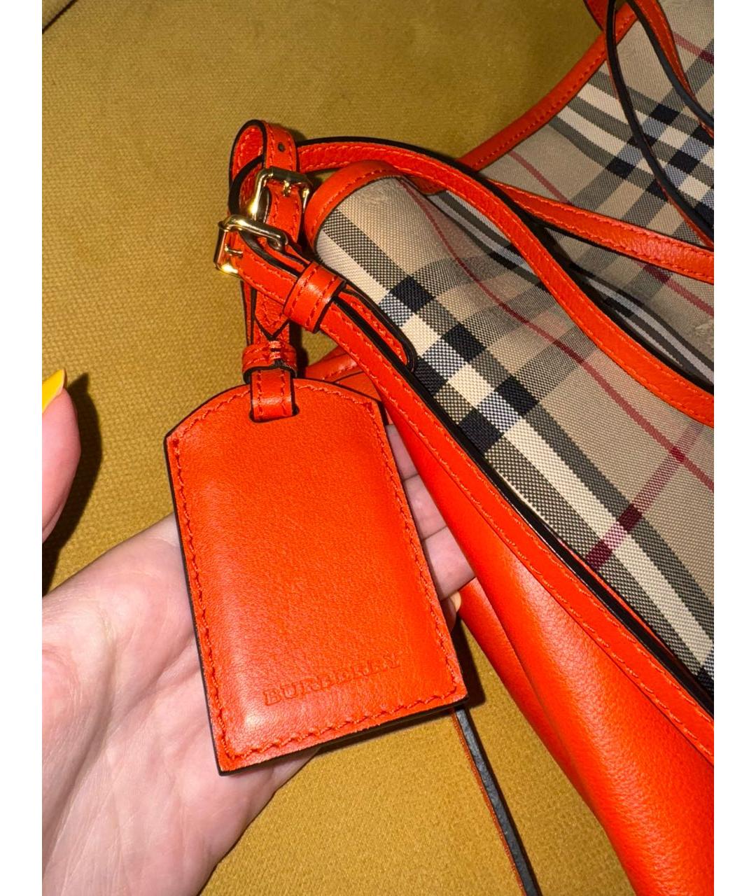 BURBERRY Оранжевая кожаная сумка с короткими ручками, фото 6