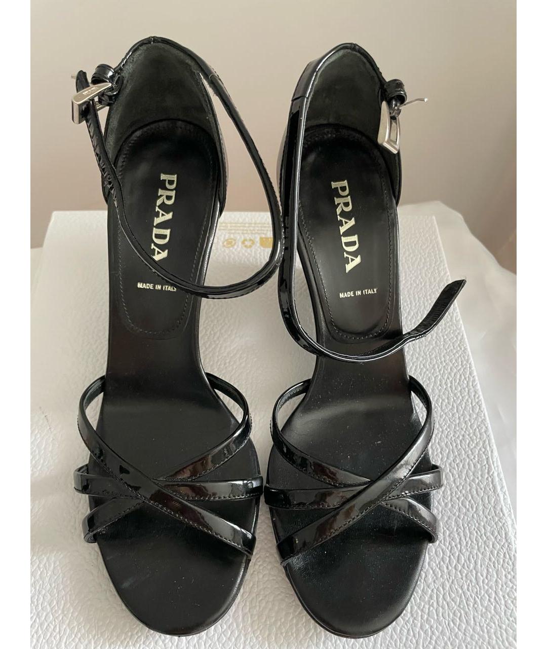 PRADA Черные босоножки из лакированной кожи, фото 2