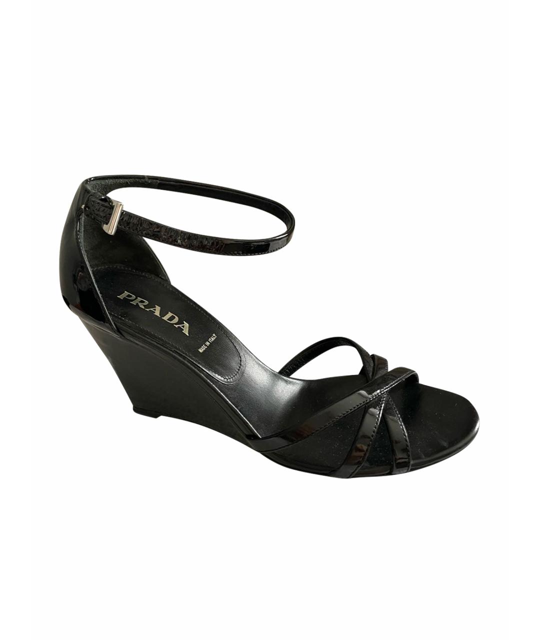 PRADA Черные босоножки из лакированной кожи, фото 1