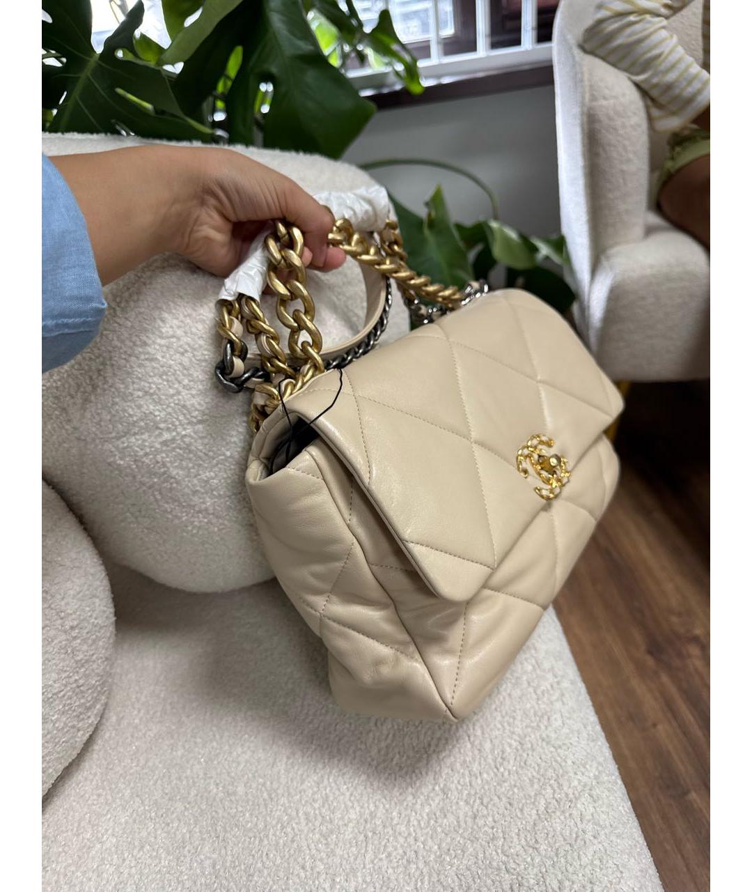 CHANEL Бежевая кожаная сумка через плечо, фото 2