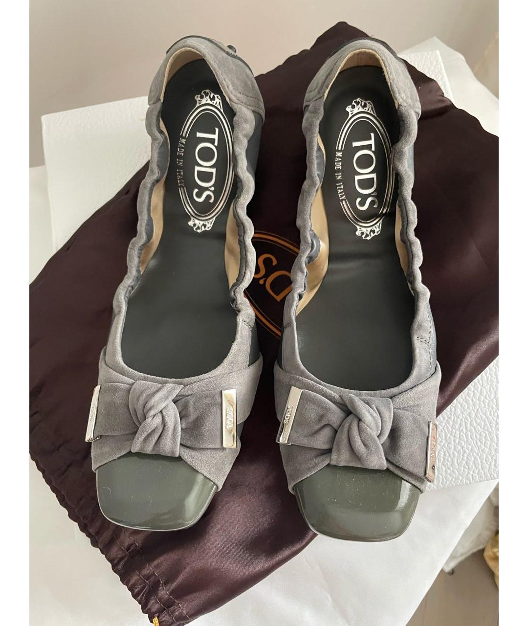 TOD'S Серые балетки из лакированной кожи, фото 2