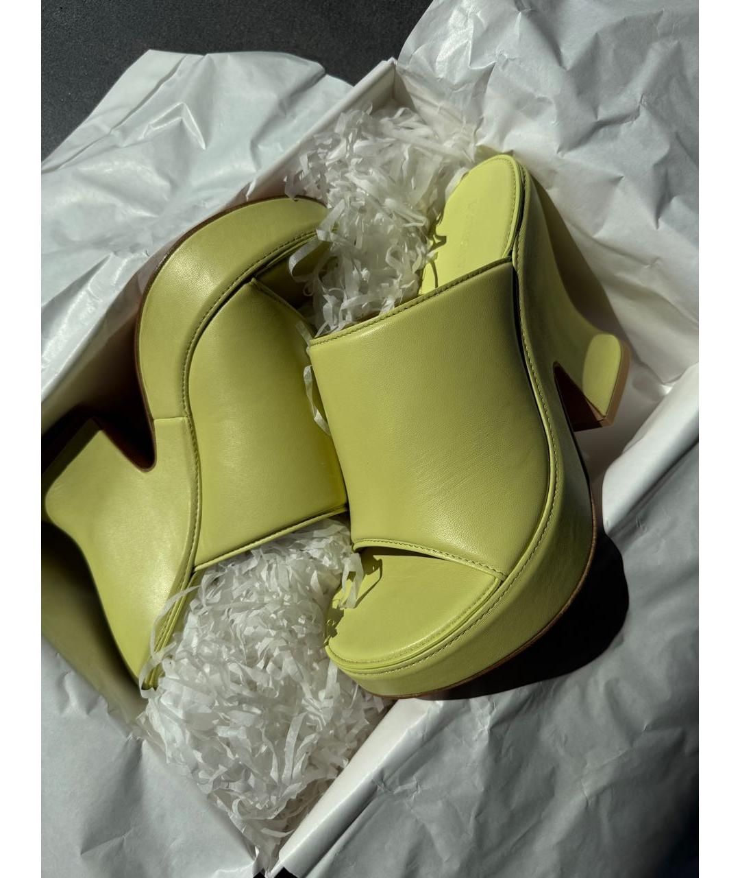 BOTTEGA VENETA Салатовые кожаные сабо, фото 5