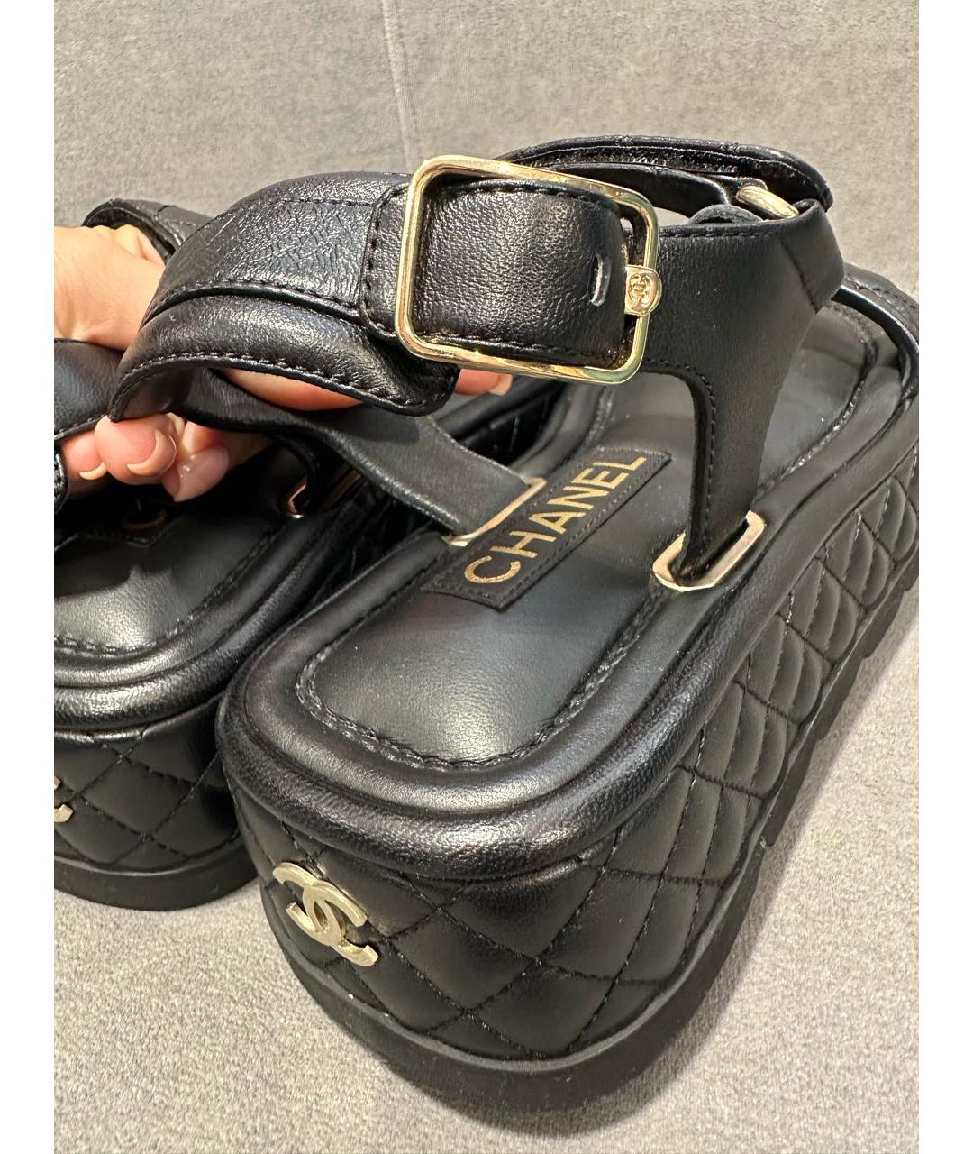 CHANEL Черные кожаные сандалии, фото 5