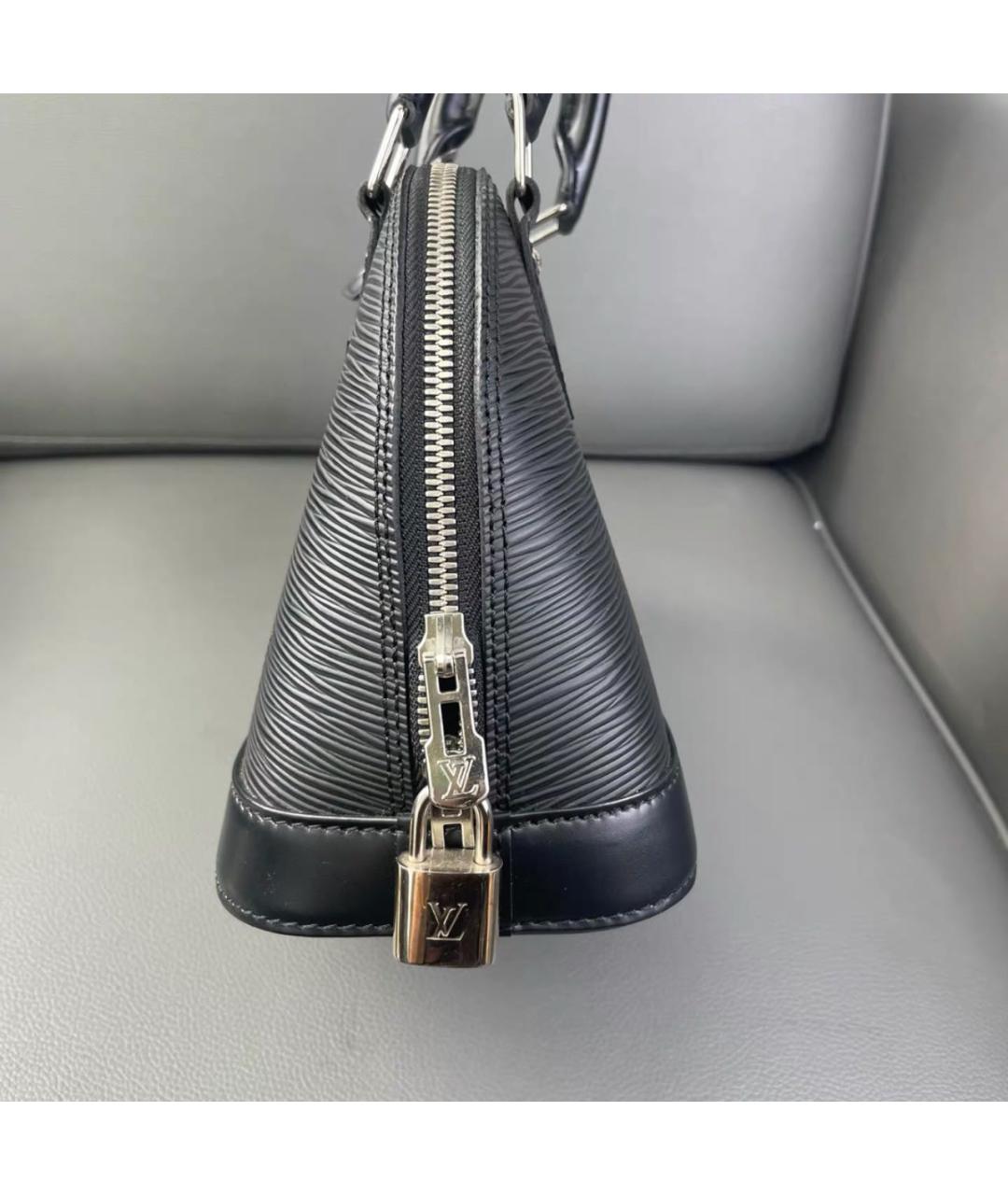 LOUIS VUITTON Черная кожаная сумка через плечо, фото 3