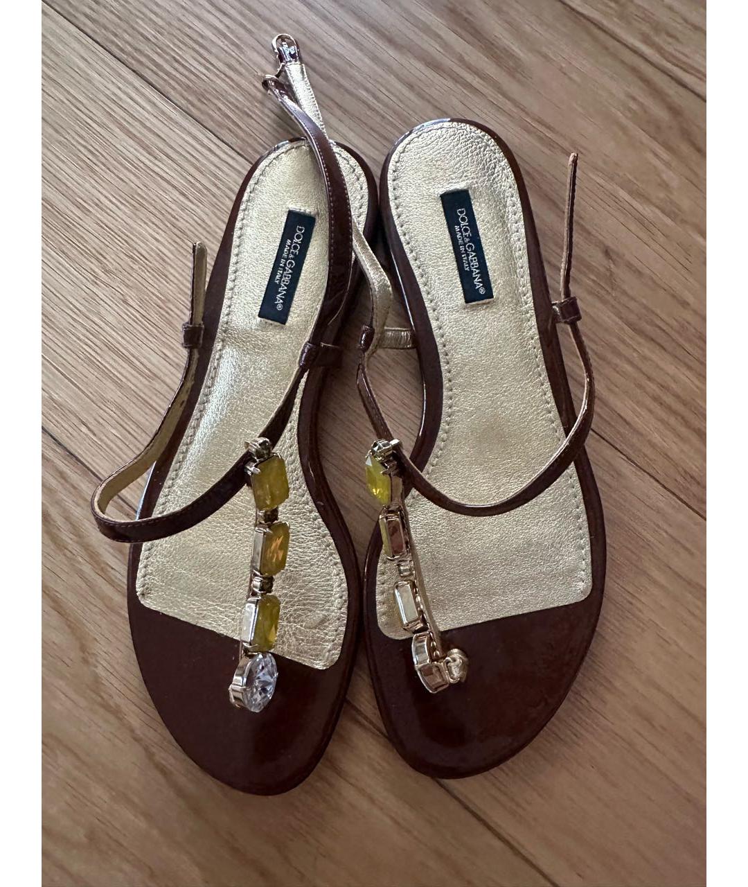 DOLCE&GABBANA Бордовые сандалии из лакированной кожи, фото 4