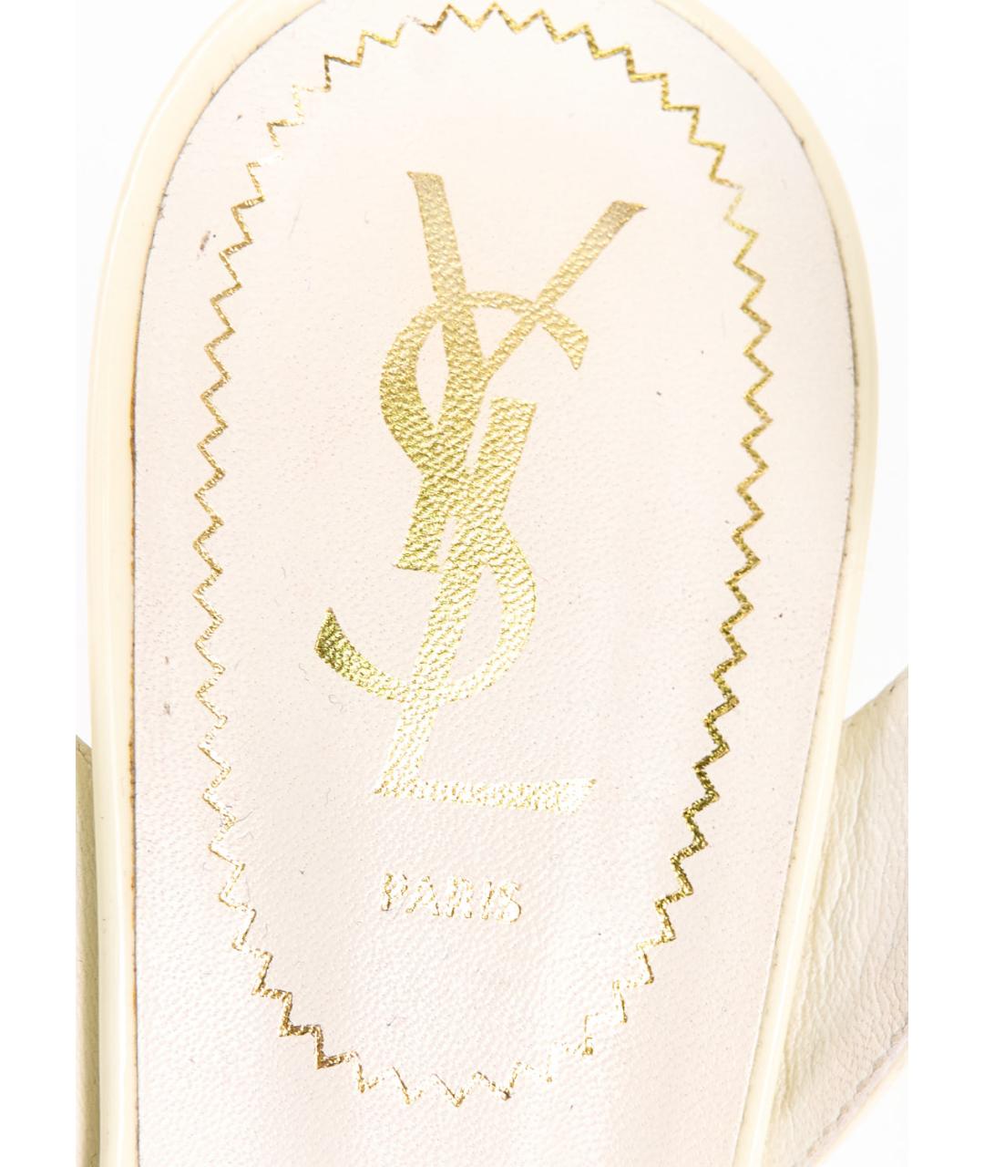 SAINT LAURENT Белые босоножки из лакированной кожи, фото 3