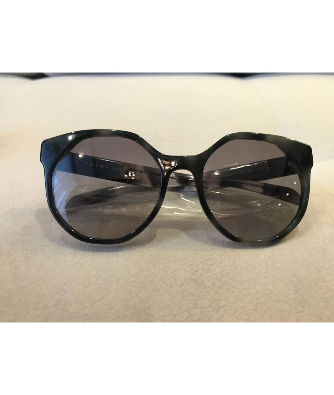 PRADA Антрацитовые пластиковые солнцезащитные очки, фото 4