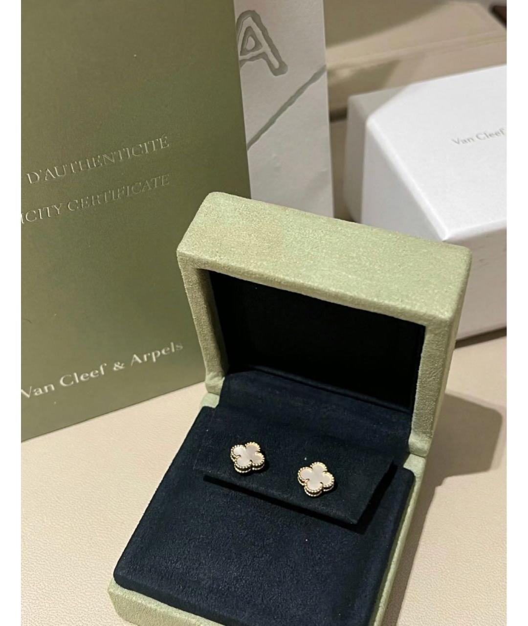 VAN CLEEF & ARPELS Бежевые серьги из желтого золота, фото 3