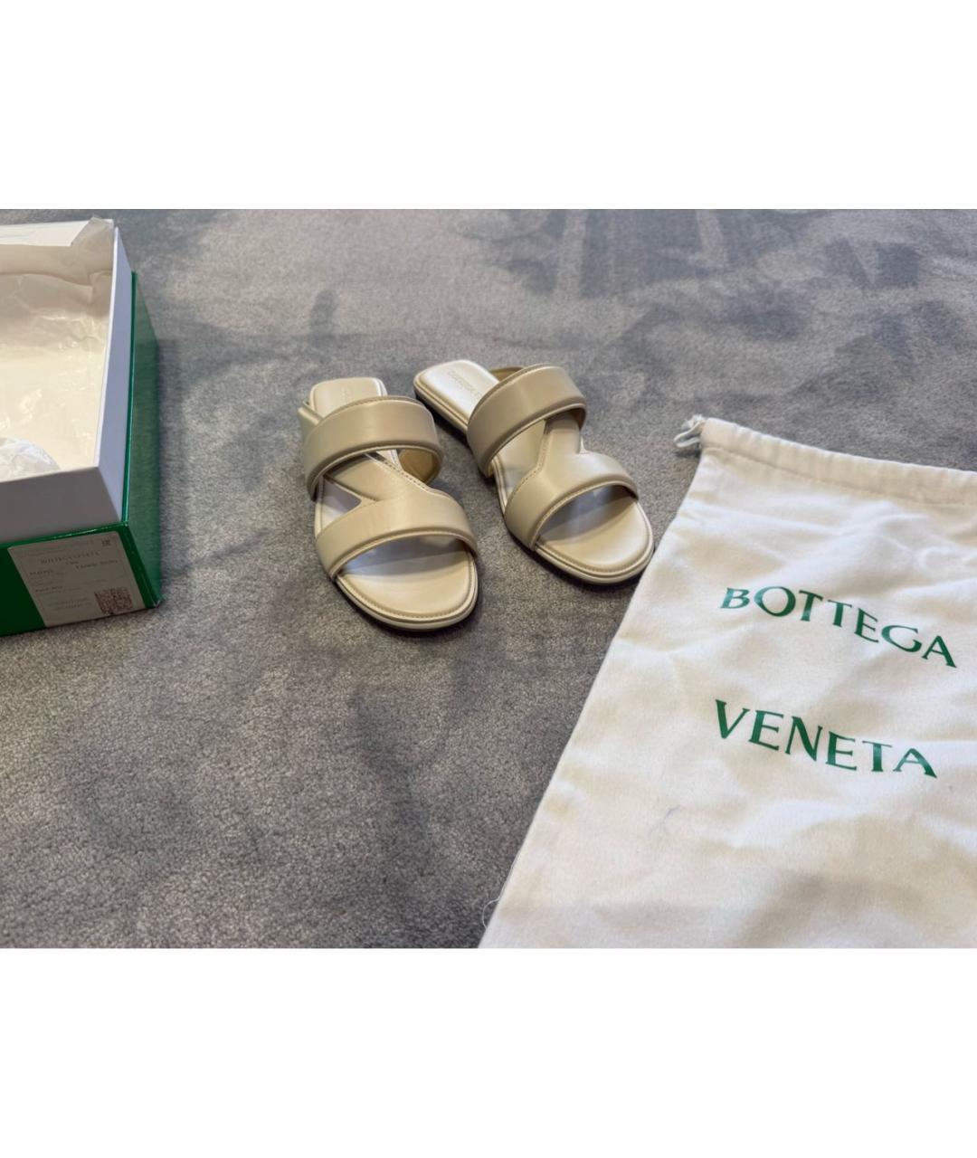 BOTTEGA VENETA Бежевые кожаные шлепанцы, фото 5