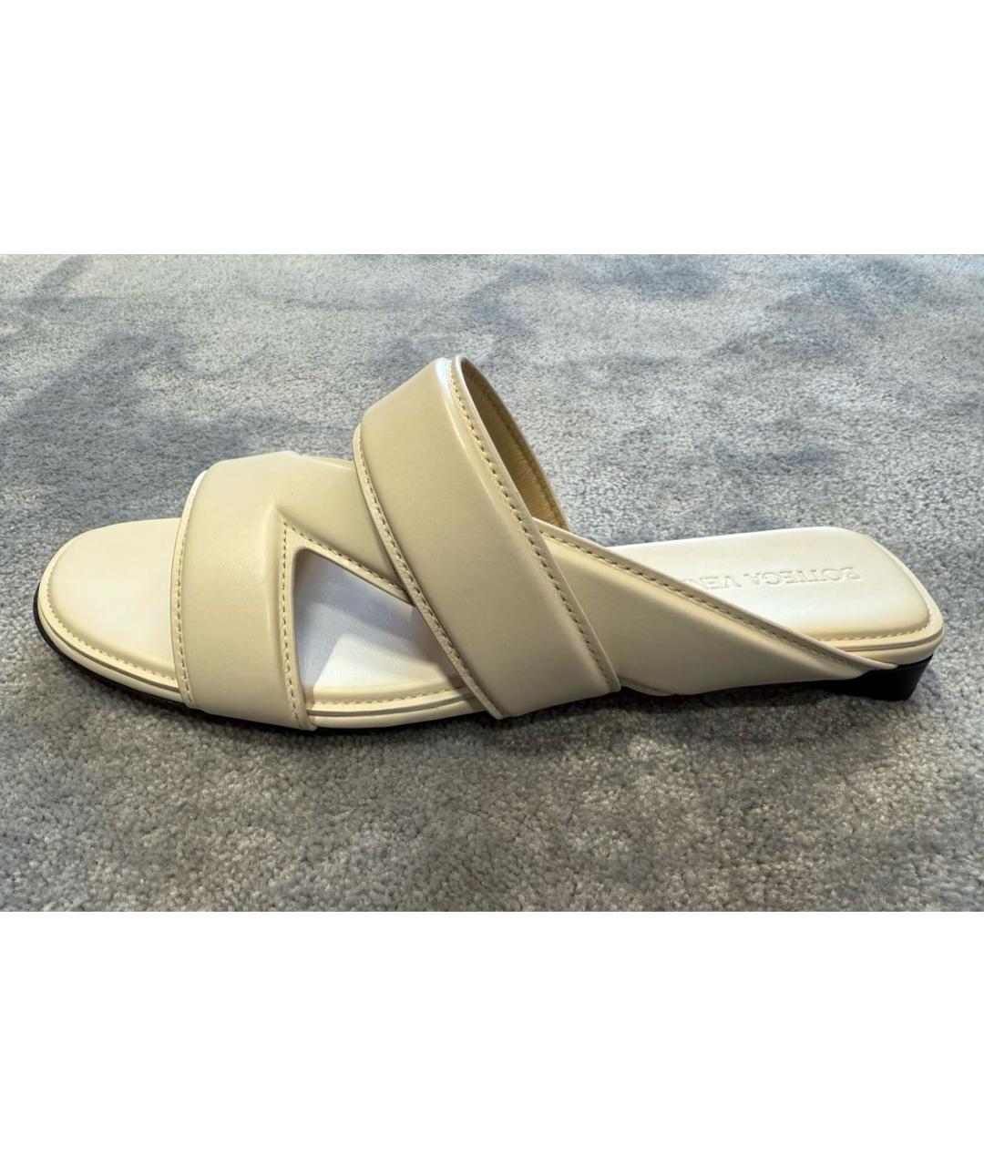 BOTTEGA VENETA Бежевые кожаные шлепанцы, фото 8