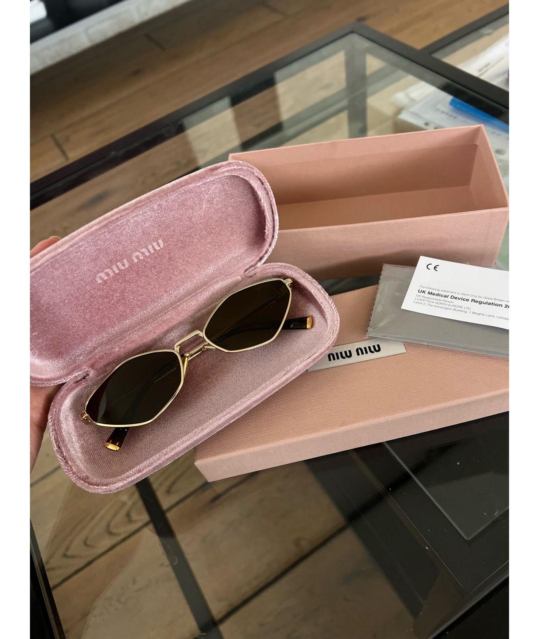 MIU MIU Золотые металлические солнцезащитные очки, фото 5