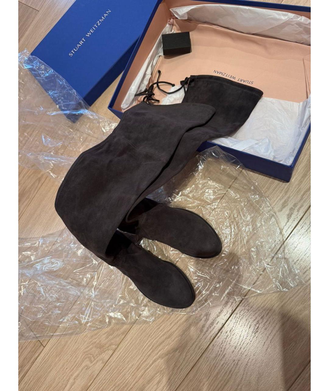 STUART WEITZMAN Антрацитовые замшевые сапоги, фото 3