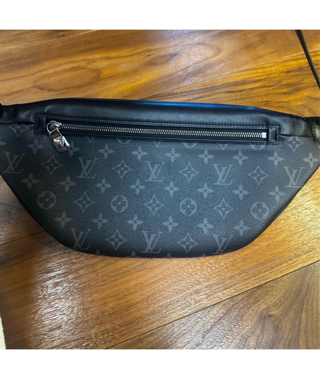 LOUIS VUITTON Черная кожаная барсетка, фото 3
