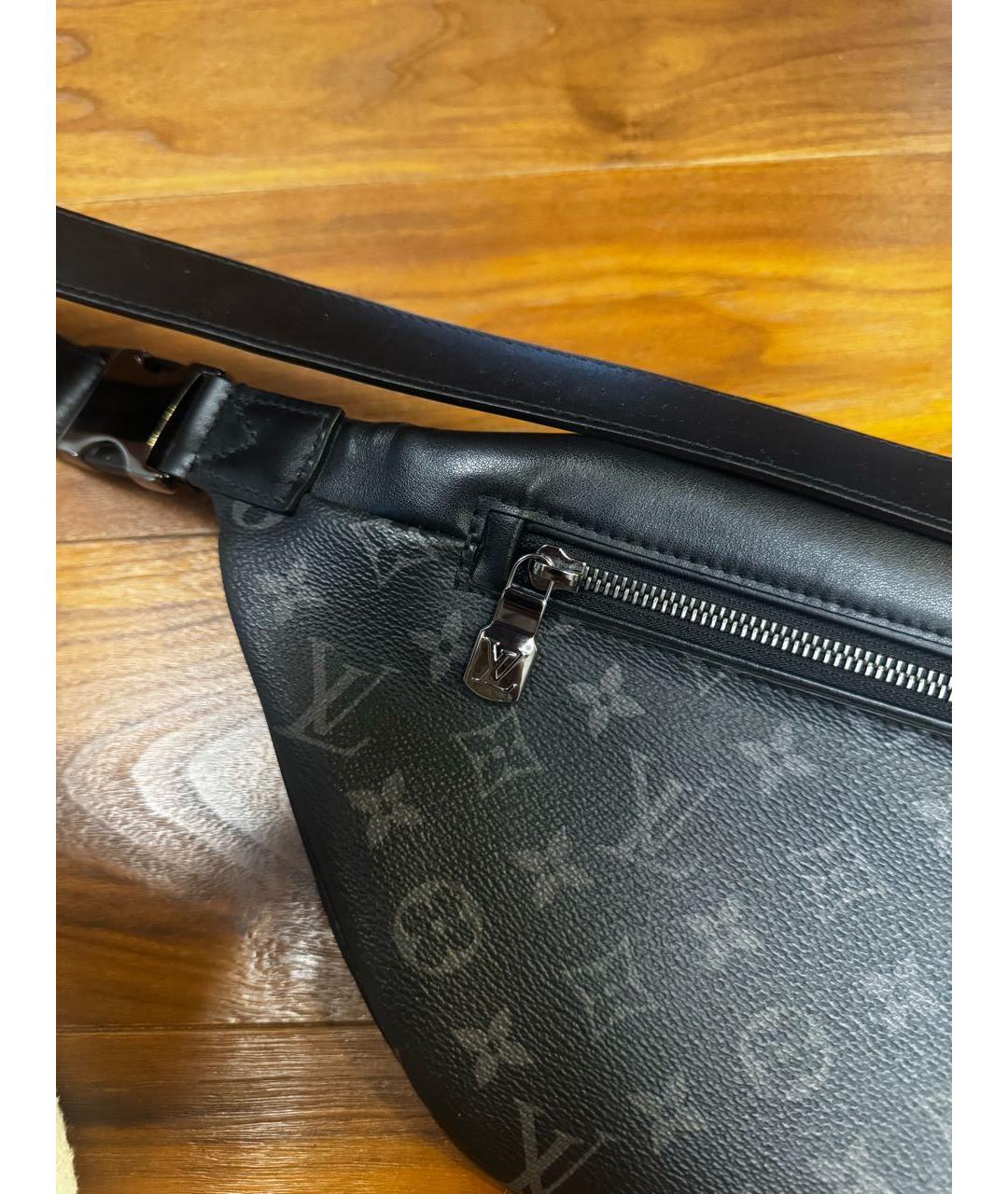 LOUIS VUITTON Черная кожаная барсетка, фото 5