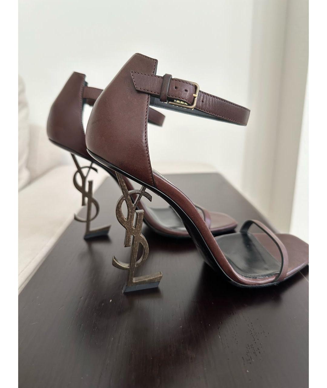 SAINT LAURENT Коричневые кожаные босоножки, фото 3