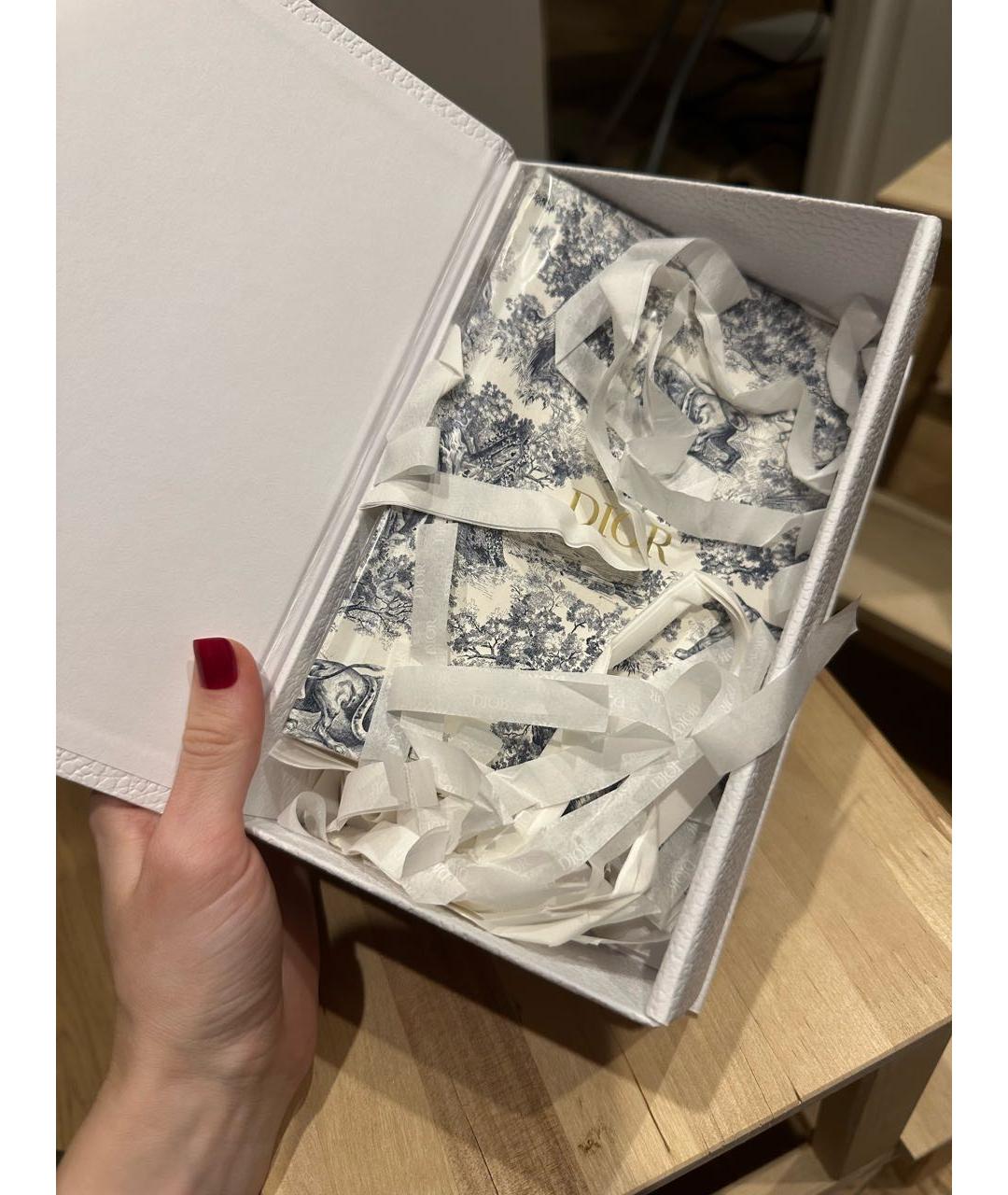 CHRISTIAN DIOR Книга, фото 3