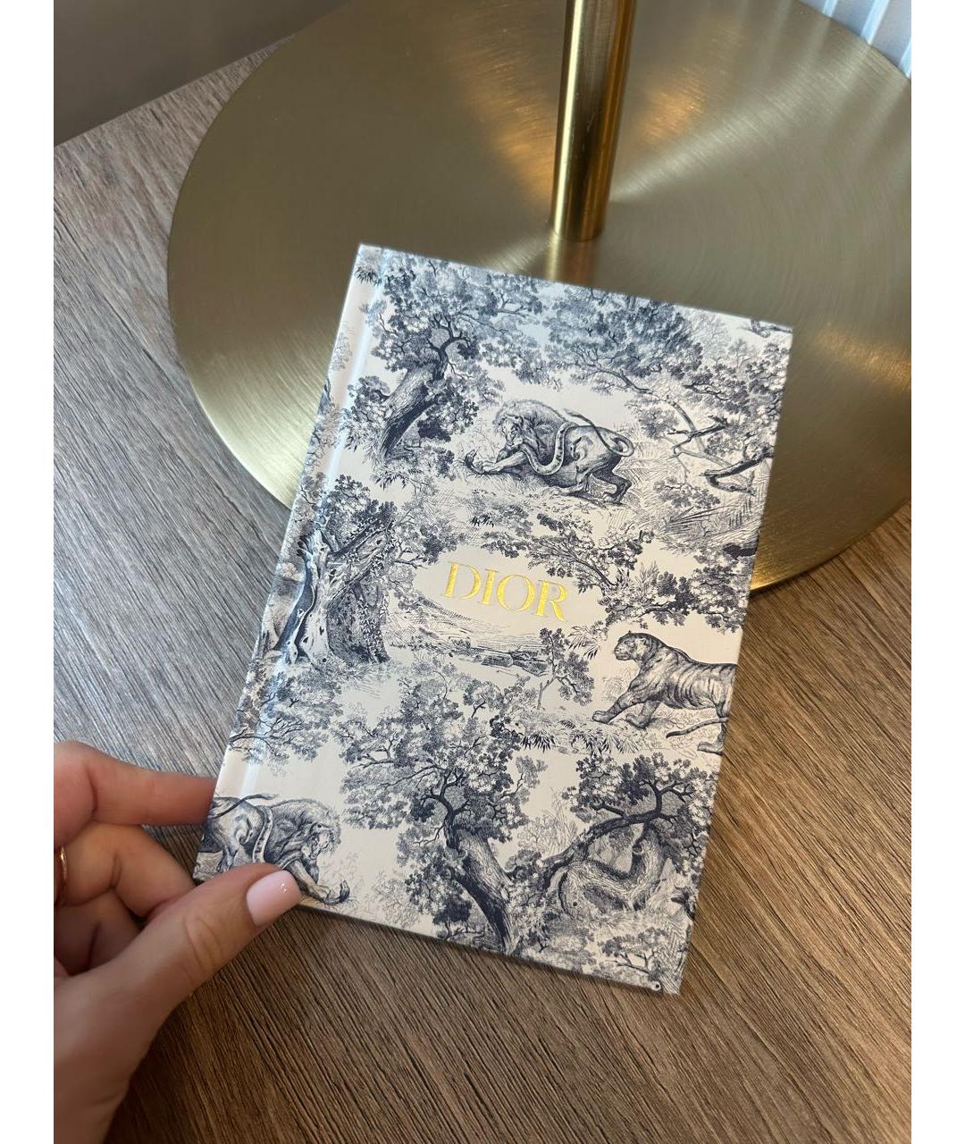 CHRISTIAN DIOR Книга, фото 4