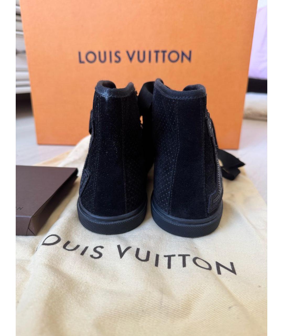 LOUIS VUITTON Черные замшевые кеды, фото 5