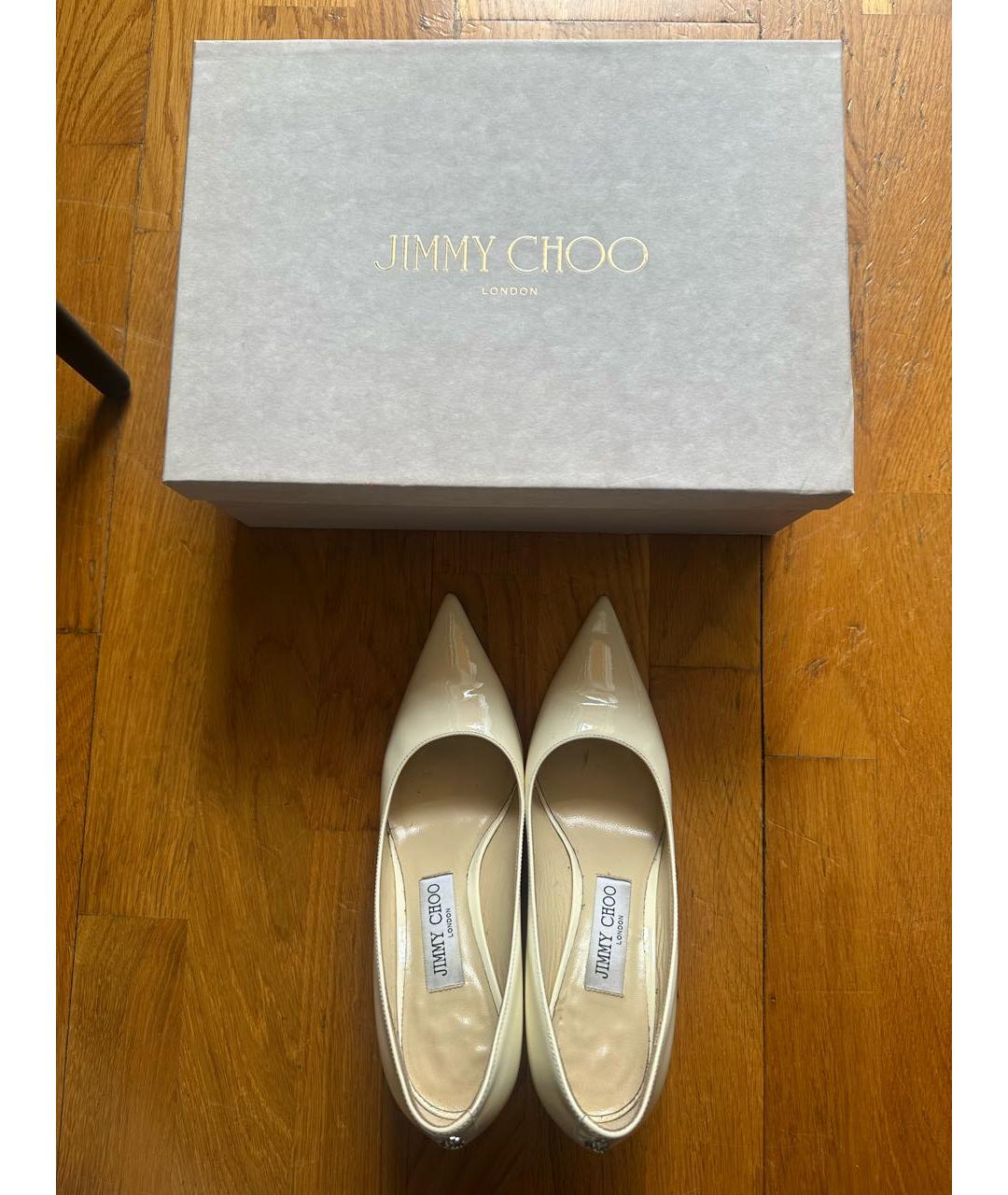JIMMY CHOO Белые туфли из лакированной кожи, фото 5