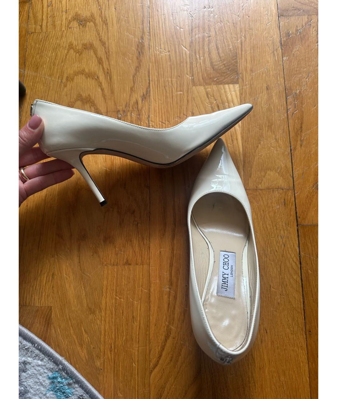 JIMMY CHOO Белые туфли из лакированной кожи, фото 8