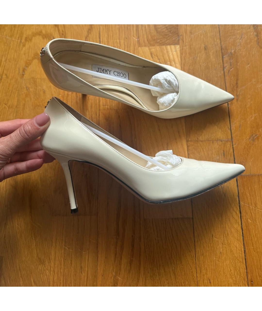 JIMMY CHOO Белые туфли из лакированной кожи, фото 9
