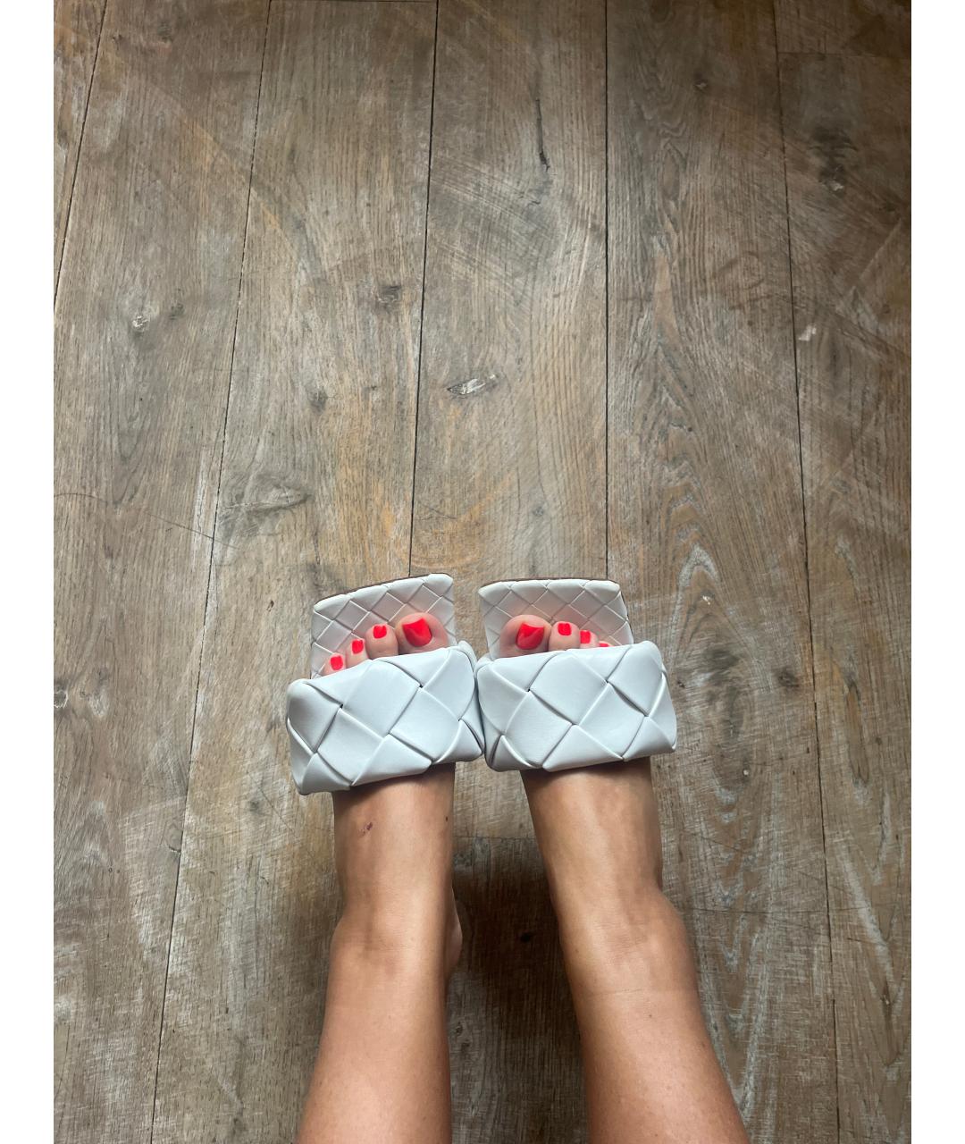 BOTTEGA VENETA Белые кожаные мюли, фото 6