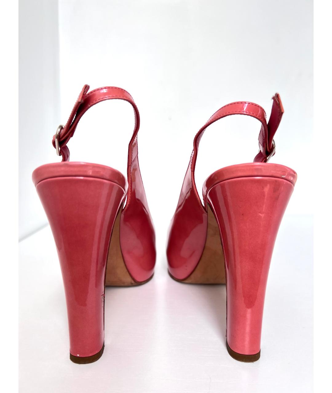 CHANEL Розовые босоножки из лакированной кожи, фото 4