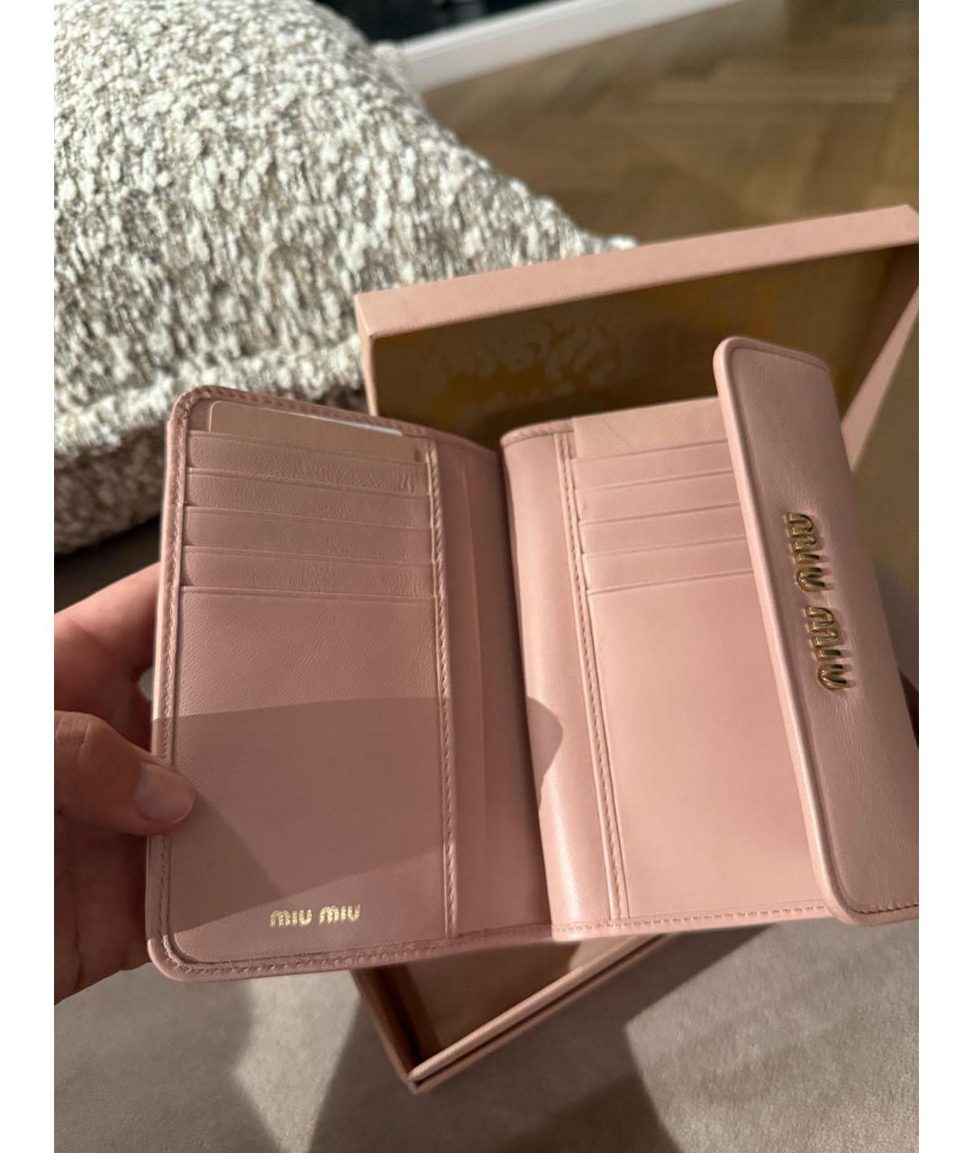 MIU MIU Розовый кожаный кошелек, фото 3