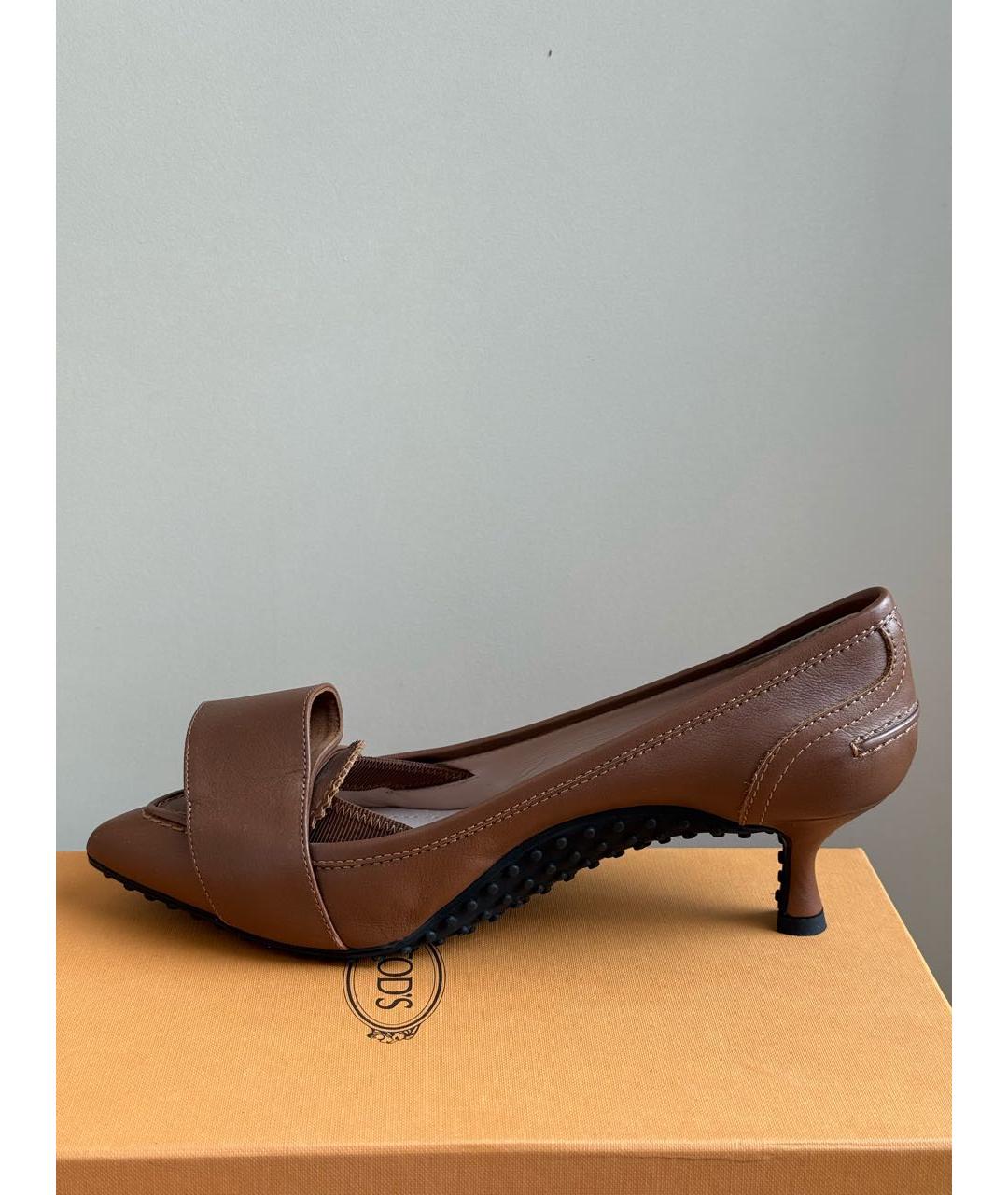 TOD'S Коричневые кожаные лодочки на низком каблуке, фото 5