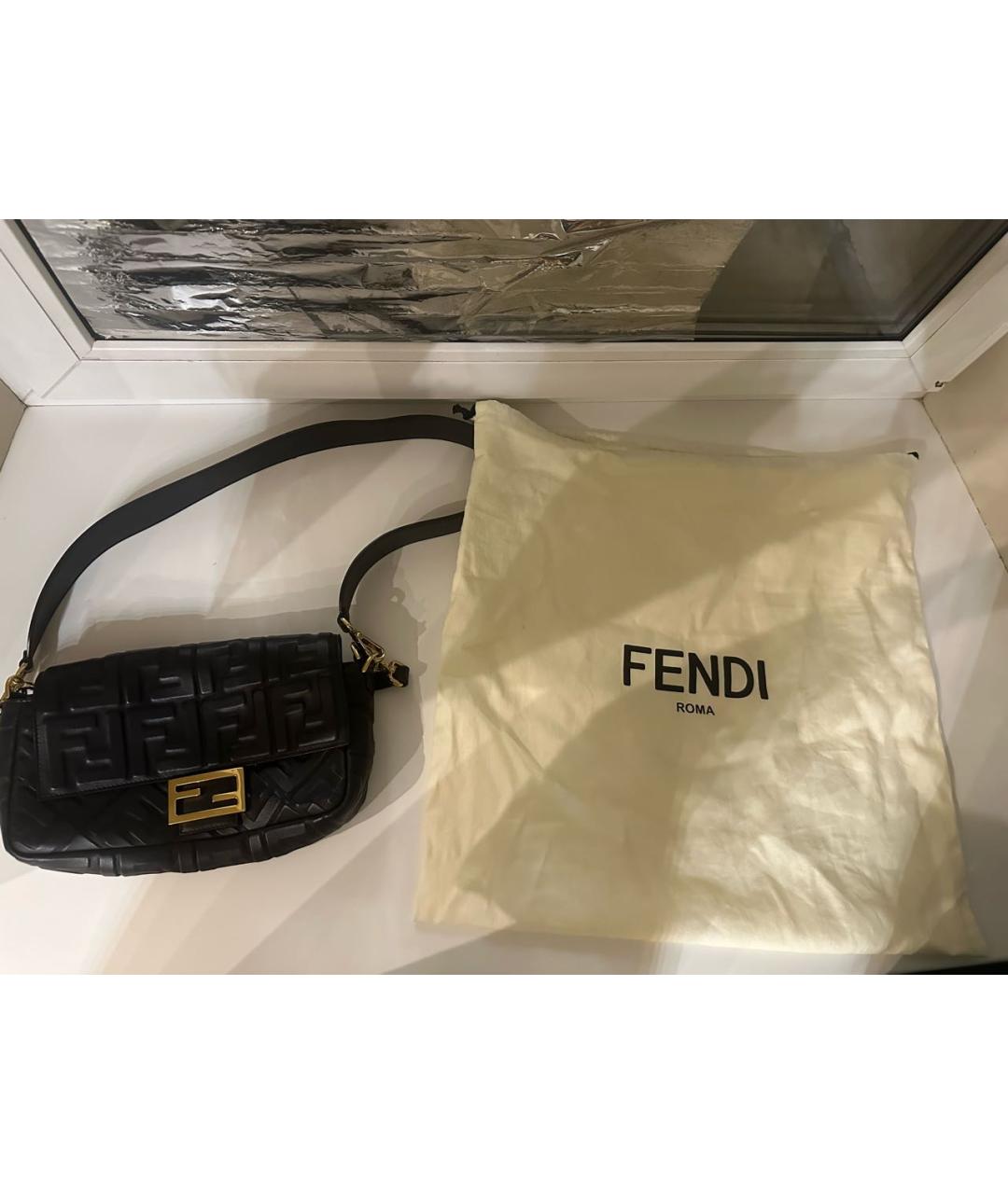 FENDI Черная кожаная сумка через плечо, фото 2