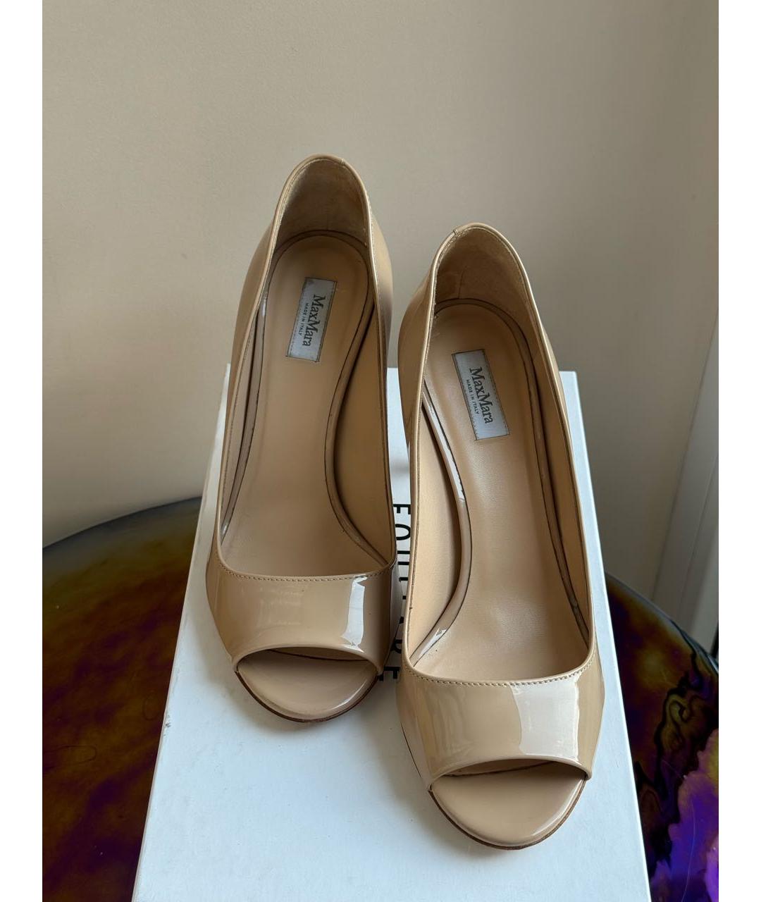 MAX MARA Бежевые туфли из лакированной кожи, фото 2