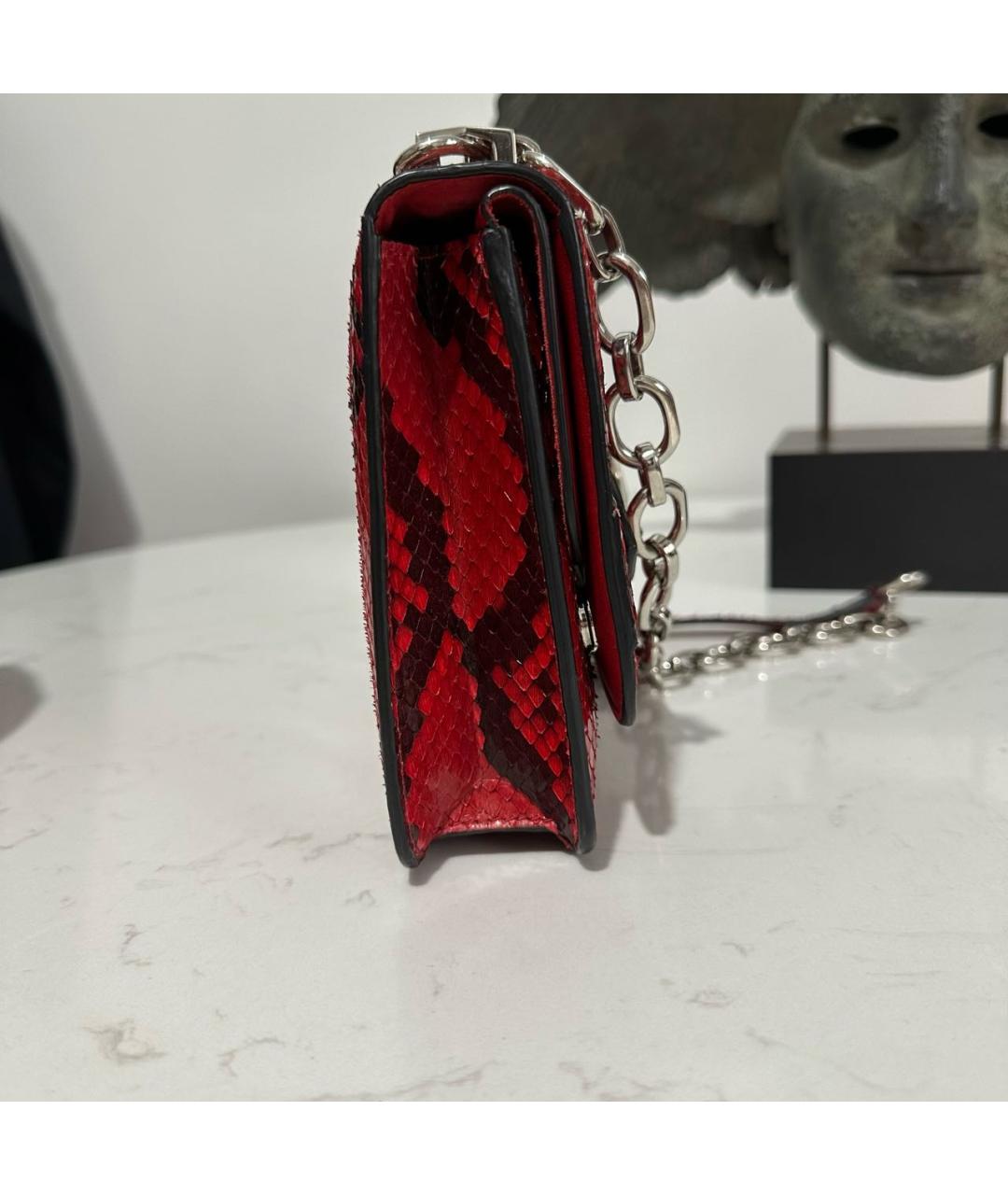 ALEXANDER MCQUEEN Красная сумка через плечо из экзотической кожи, фото 3
