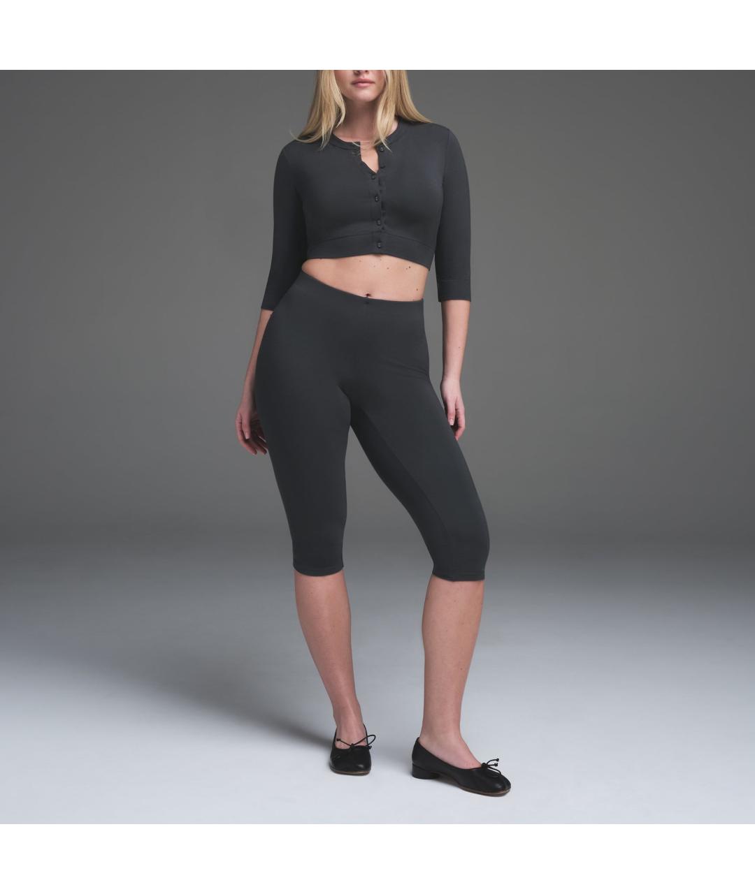 SKIMS Антрацитовая футболка, фото 2