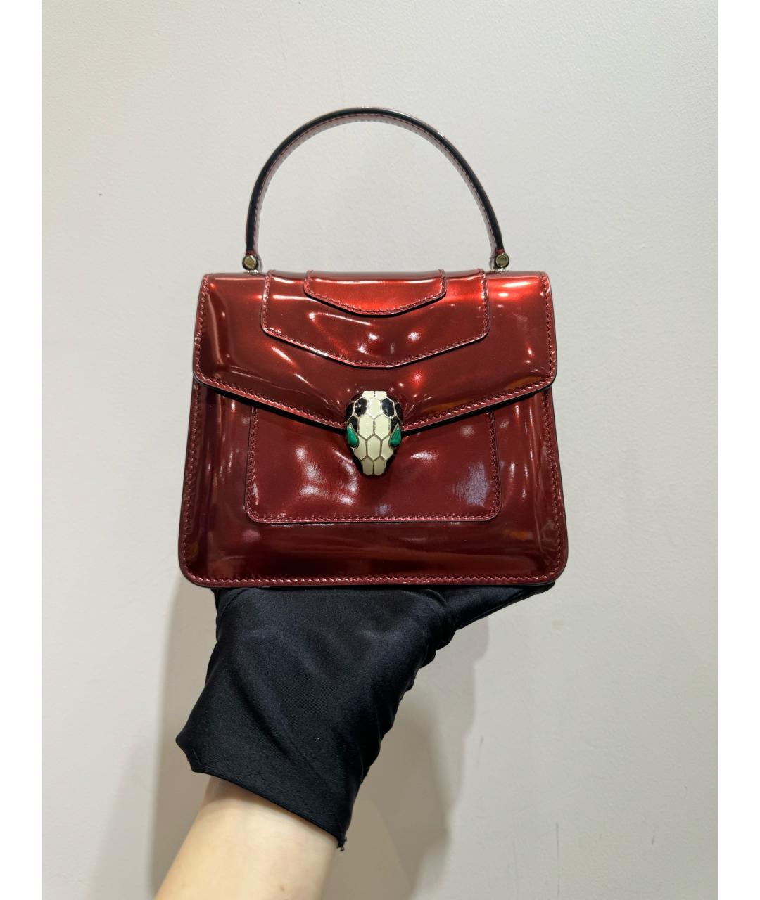 BVLGARI Красная сумка с короткими ручками из лакированной кожи, фото 8