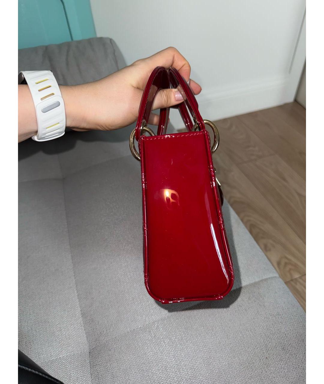CHRISTIAN DIOR Бордовая сумка с короткими ручками из лакированной кожи, фото 4