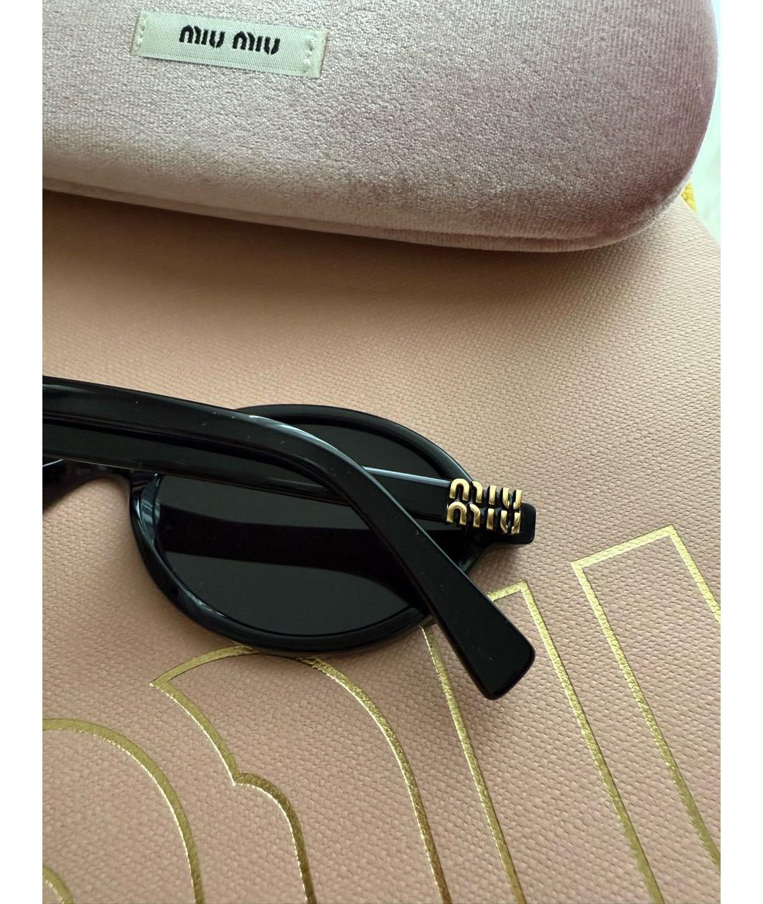 MIU MIU Черные пластиковые солнцезащитные очки, фото 4