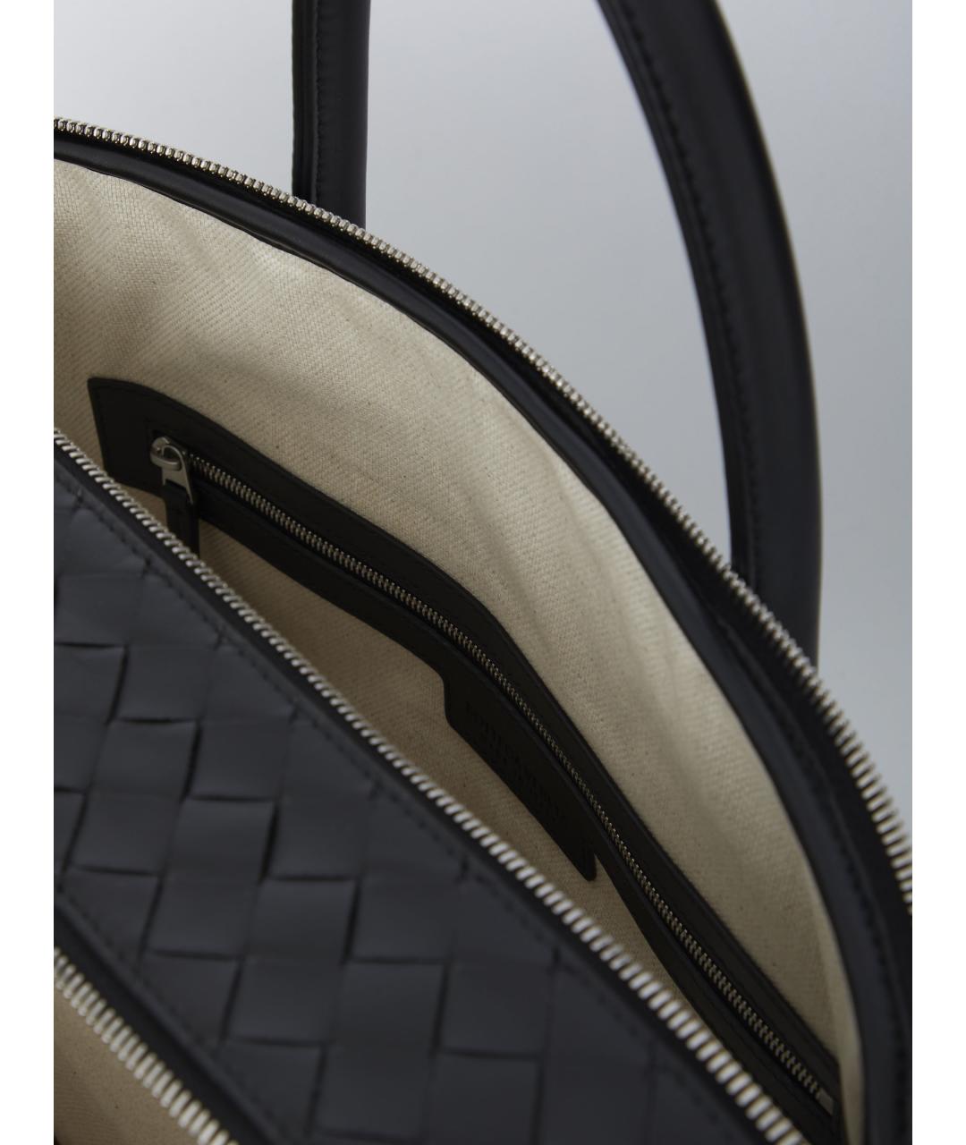 BOTTEGA VENETA Черная кожаная сумка на плечо, фото 4