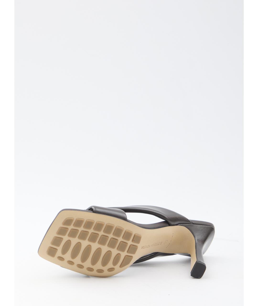 BOTTEGA VENETA Коричневые кожаные мюли, фото 4