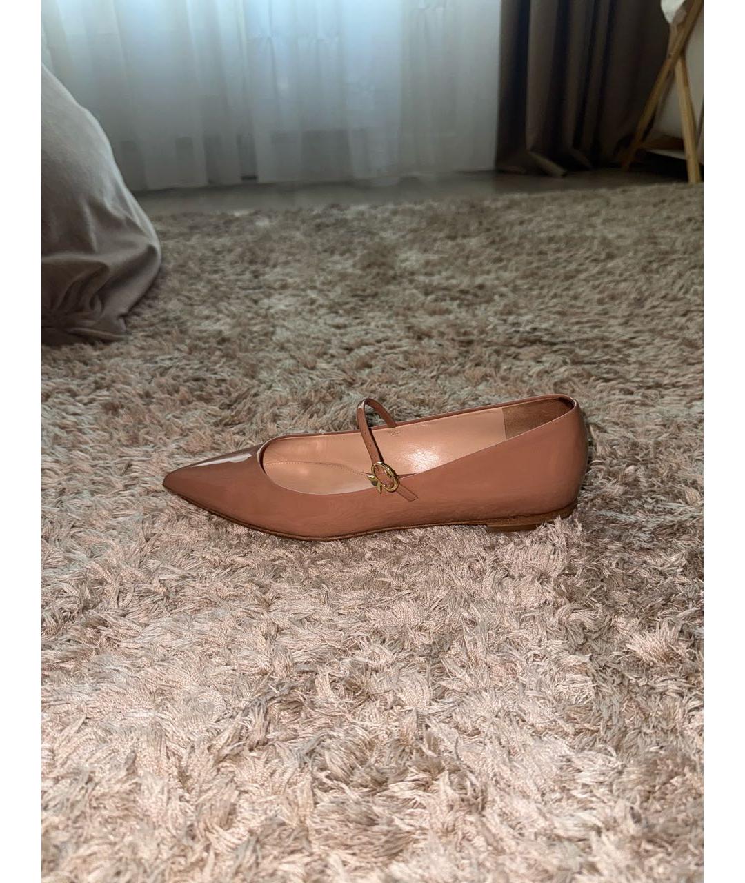 GIANVITO ROSSI Бежевые балетки из лакированной кожи, фото 7